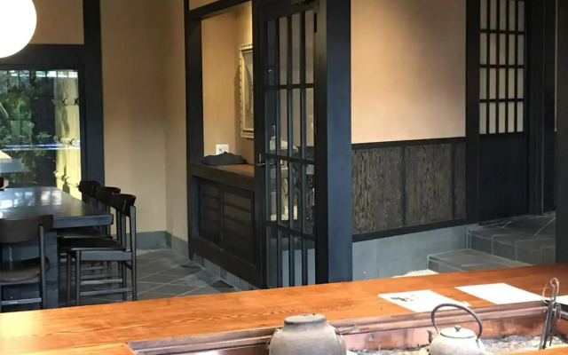 Kyomachiya Ryokan Sakura Urushitei Guest House