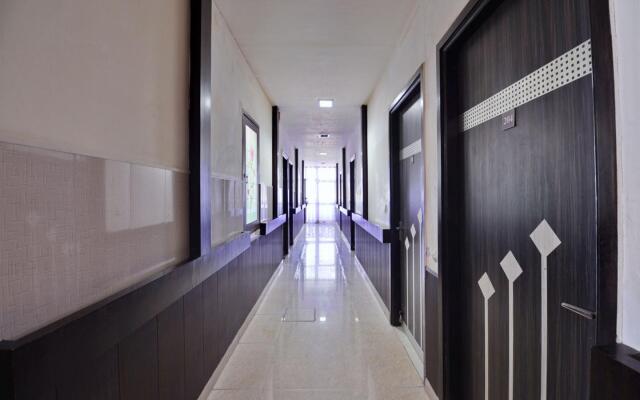 Aarya Hotel