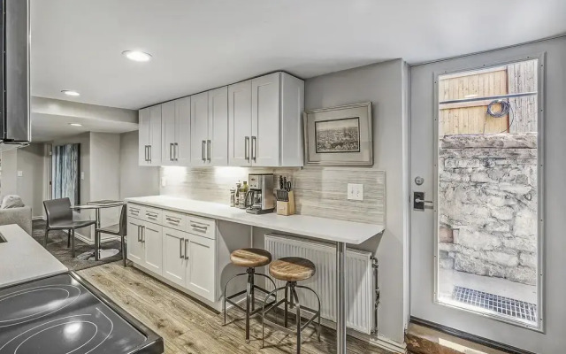 Garden Apartment in a Stately Capitol Hill Victorian House