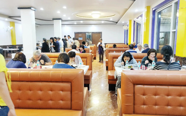 Bodhgaya Seven Inn Hotel n Restaurant