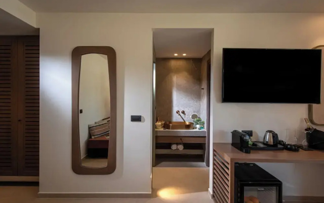 The River Suites - Adults Only