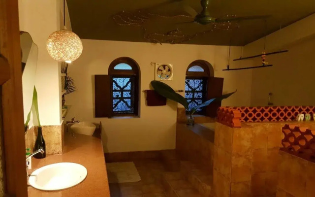 Chikoo House