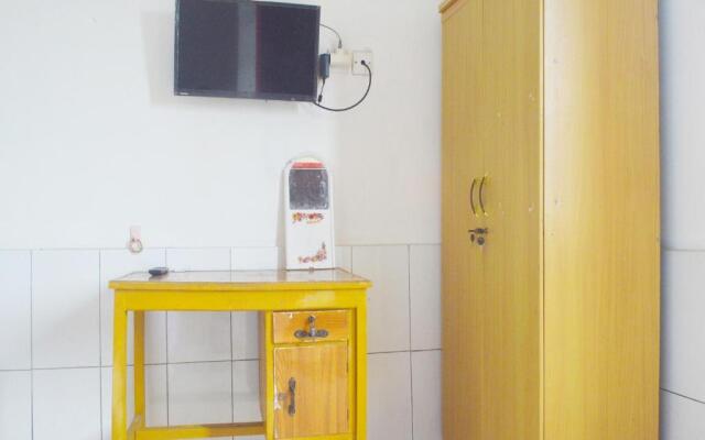 SPOT ON 91623 Pj Guest House Syariah