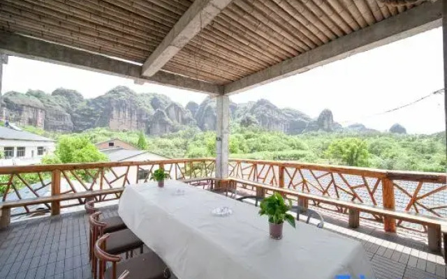 Xiongxiong Tribe Homestay