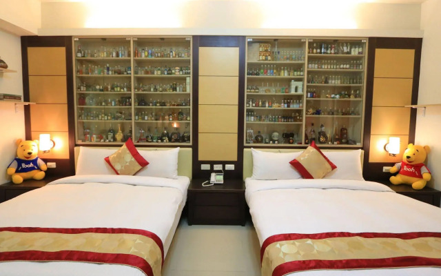 Warner Leisure Hotel