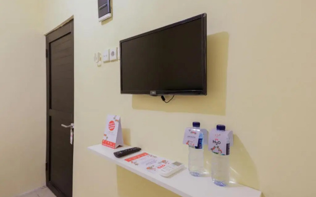 OYO 779 Mn One Residence Syariah Near ITC Cempaka Mas Near Kalbe Farma