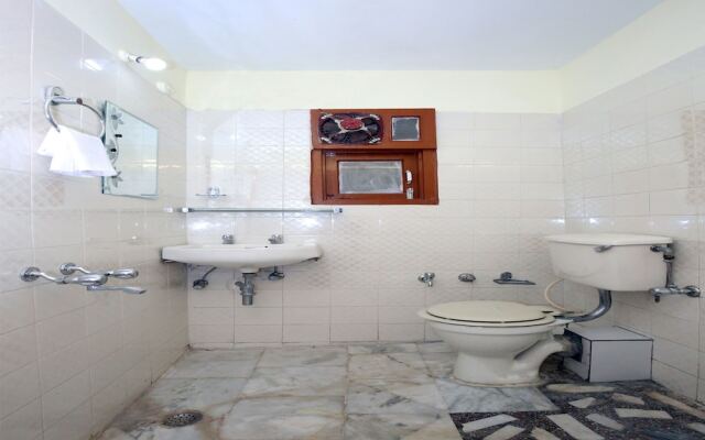OYO 10165 Home 2BHK Snow View Apartment