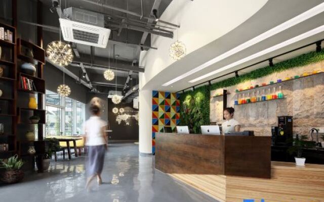 Rose Art Hotel (Ningbo Beilun Yintai City Store)