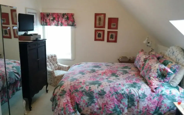 Fairmont House Bed & Breakfast