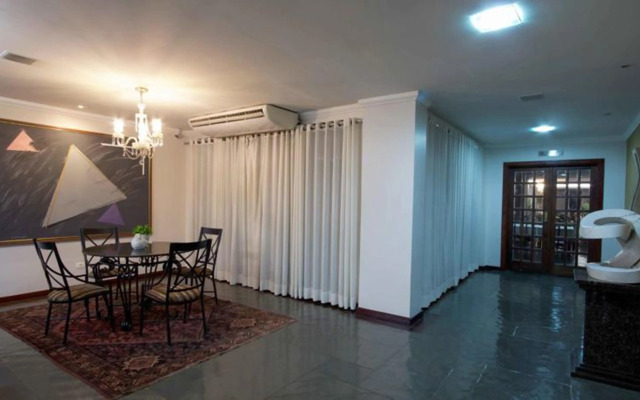 Bristol Exceler Plaza Hotel