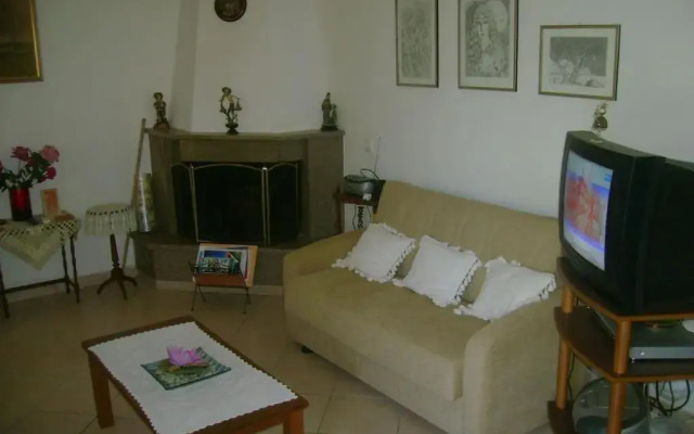 Lefkas house with garden