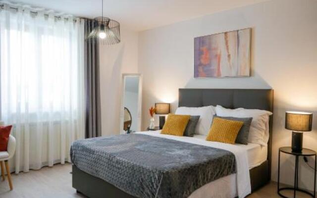 Villa Leon, Wonderful Family Apartment with Pool