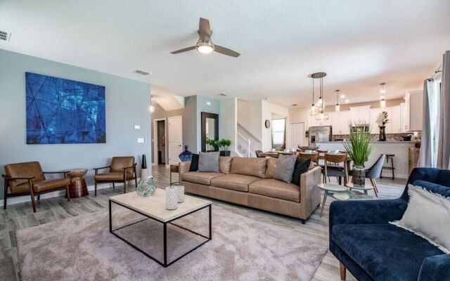 6-Bedroom Villa in Four Corners 1409RF