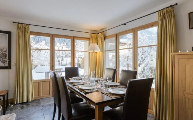Chalet Les Tissourds 4 Central hot tub