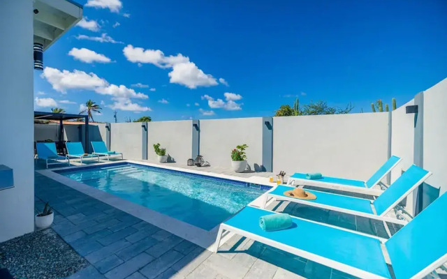 La Perla 2br2ba Home w Private Pool Patio BBQ