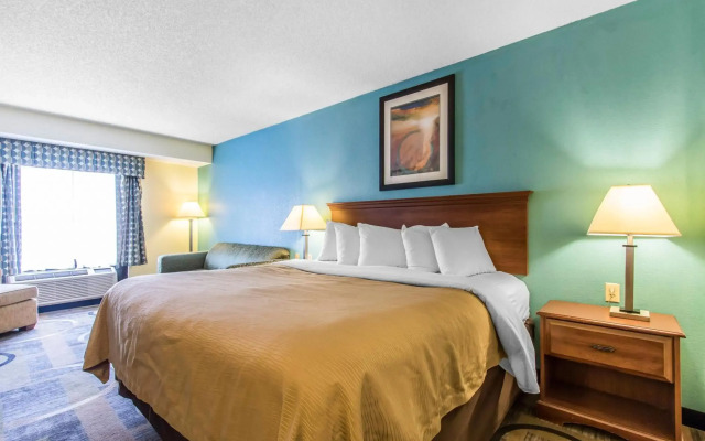 Quality Inn & Suites Memphis East