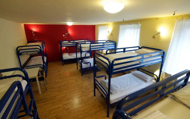 The 4 You Hostel & Hotel