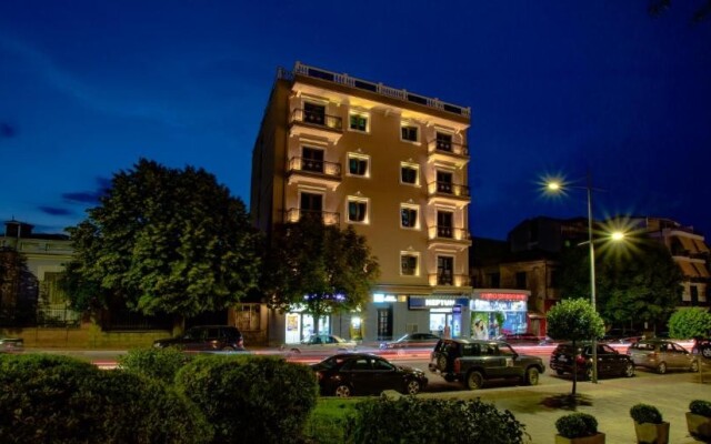 Christis Hotel Borova
