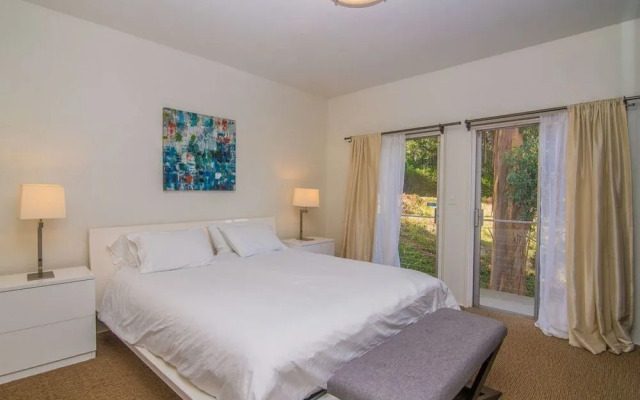 1040 - Beverly Hills Modern Estate - RUD 113272