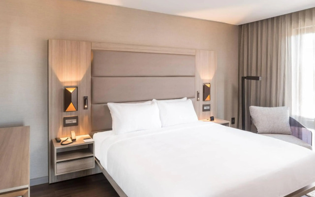 AC Hotel by Marriott Boston Cleveland Circle