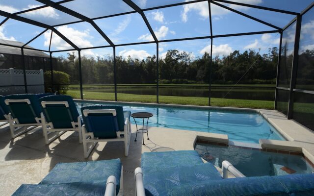 4648 5- Bdrm'Slake Views Facing Poolwater View