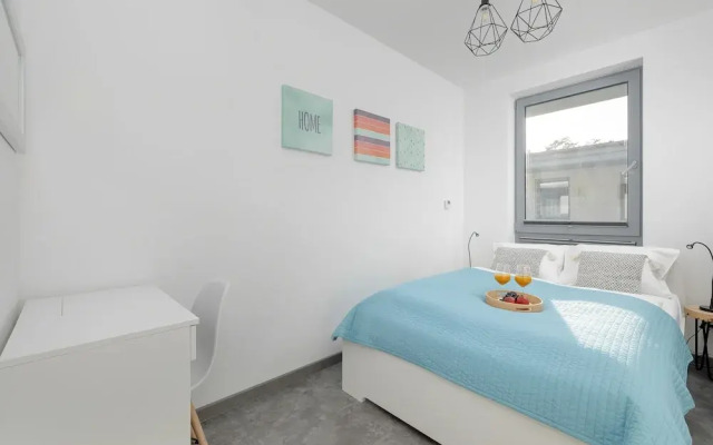 Grunwaldzka Apartment for 4 by Renters