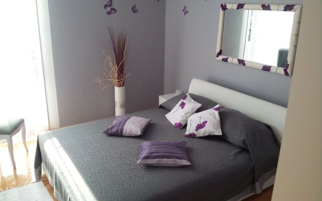 Feel Center Apartments.