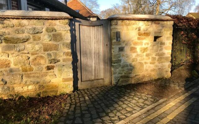 Bury Knowle Stables