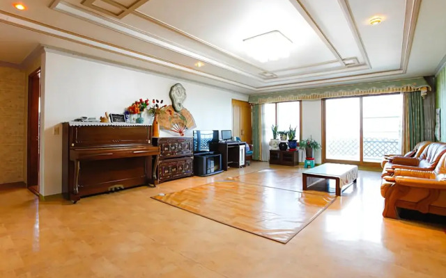 Seokcho Hometown Lodge Pension