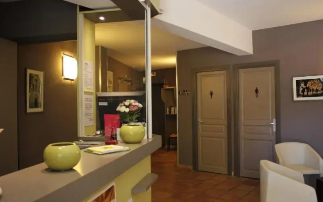Logis Hotel le Mas de Jossyl