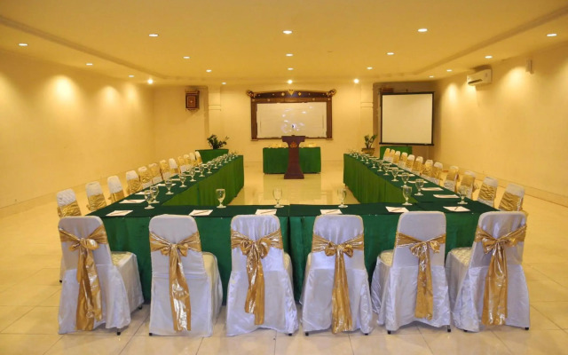 Hotel GRAND ROSELA Yogyakarta