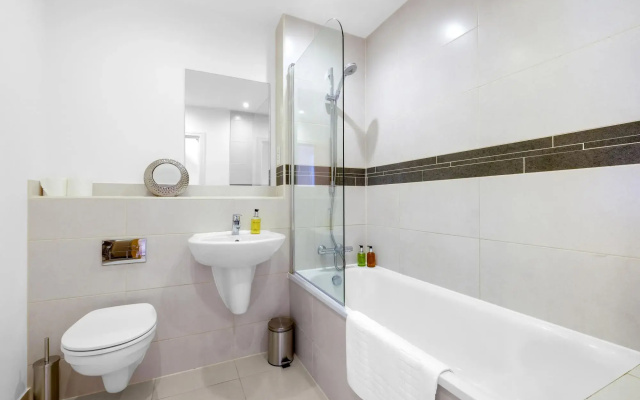 Heathrow Living Holywell Springs Serviced House
