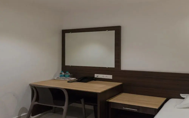 Hotel Karuna Residency
