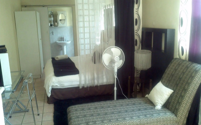 5th Avenue Guest House