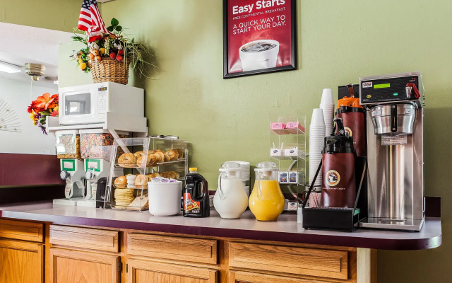 Econo Lodge Urbandale