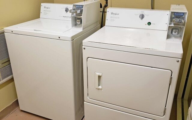 Pelican Beach 2009 1 Bedroom Condo