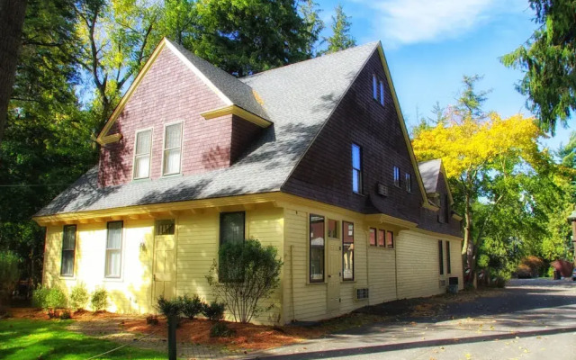 The Brewster Inn