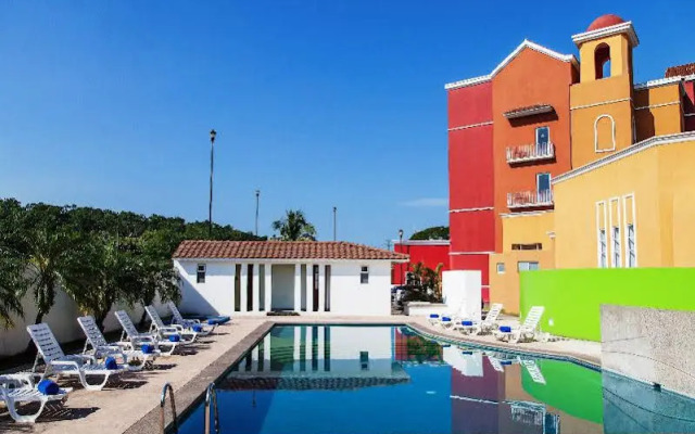 Hotel NH Lázaro Cárdenas