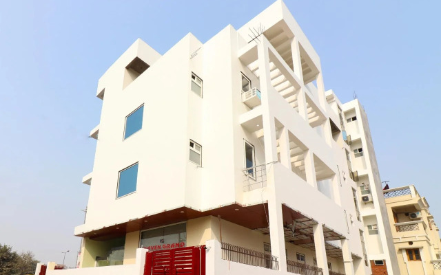 OYO 22356 Heaven Grand