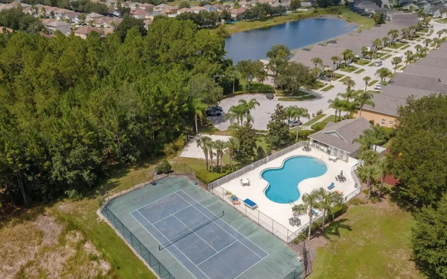 Scuttle Vacation Pool Home W Spa