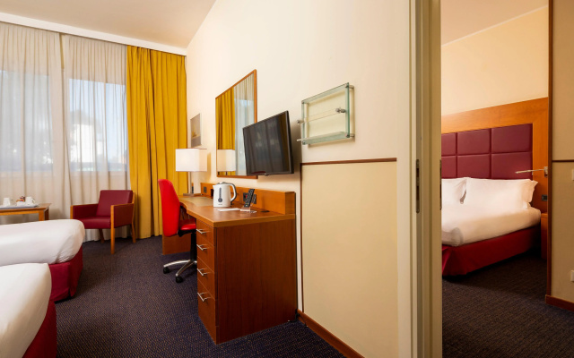 Crowne Plaza Venice East by IHG