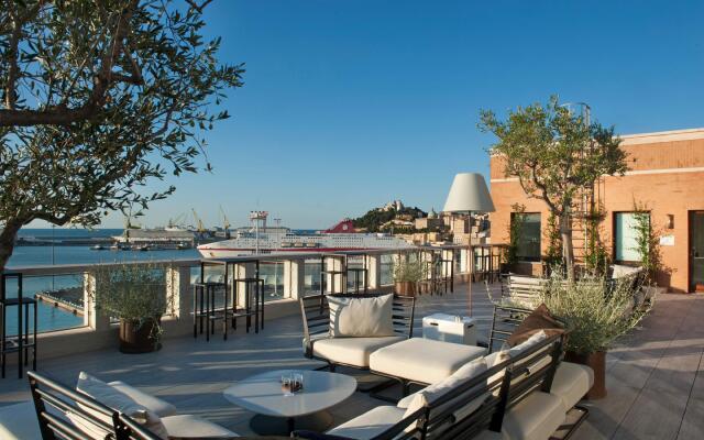 SeePort Hotel