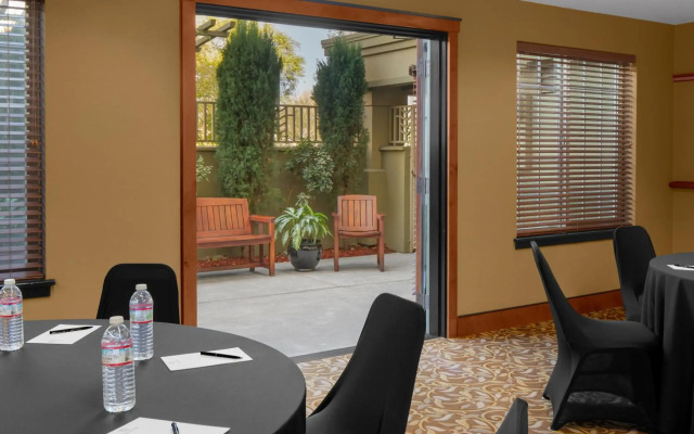 Larkspur Landing Extended Stay Suites Renton