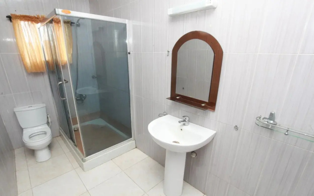 Carleton Hotel & Suites