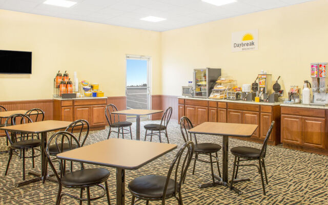 Days Inn By Wyndham Titusville Kennedy Space Center