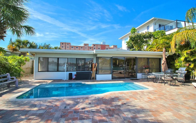 Manatee Home - Water Front Pool Home