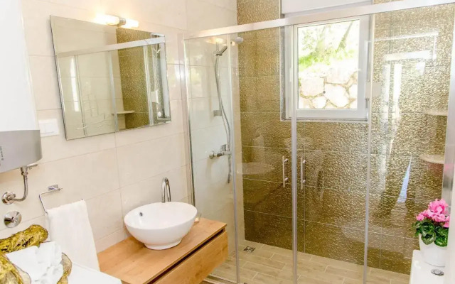 Suite by the beach