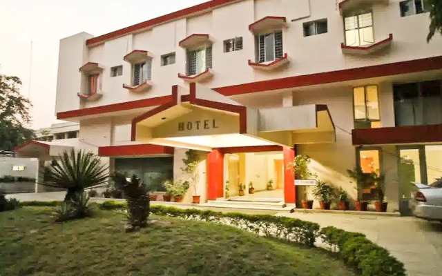 OYO 33385 Hotel Mandakini