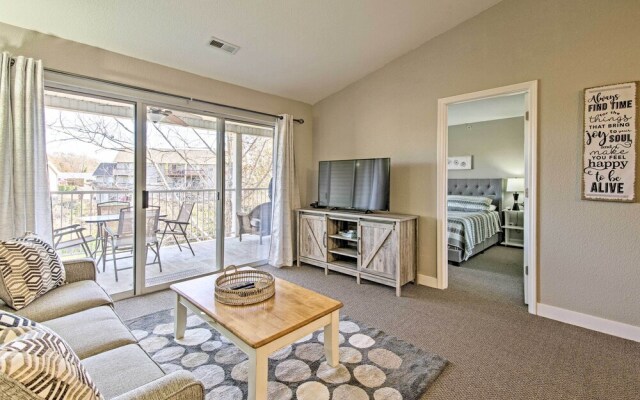 Condo w/ Pool Access: 3 Mi to Branson Strip!