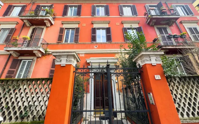 Romantic Terraced Escape in Prati